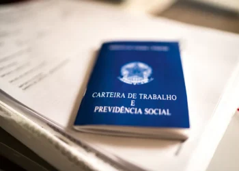 Por que o Brasil lidera a informalidade no trabalho, segundo especialista