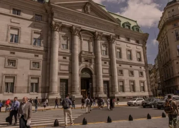 Inflação na Argentina volta a acelerar após eleição de meio de mandato