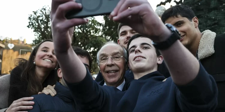 Marques Mendes considera que caiu a máscara a Gouveia e Melo