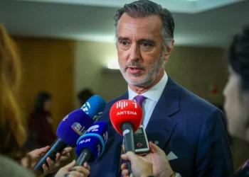 Cotrim de Figueiredo critica “pressãozinha” de ministra sobre greve geral