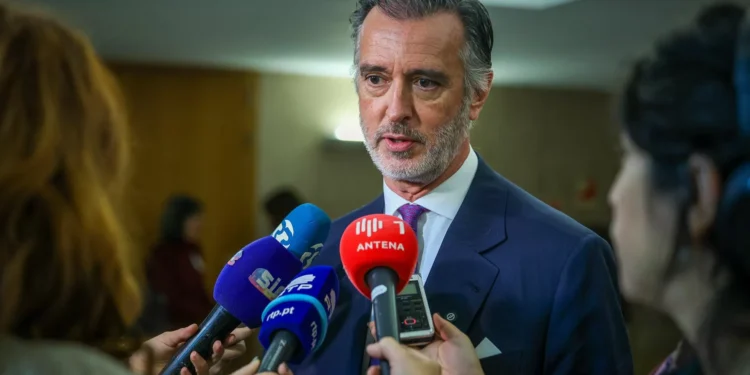 Cotrim de Figueiredo critica “pressãozinha” de ministra sobre greve geral