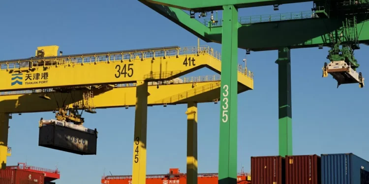 China supera marca inédita de superávit comercial de US$ 1 trilhão