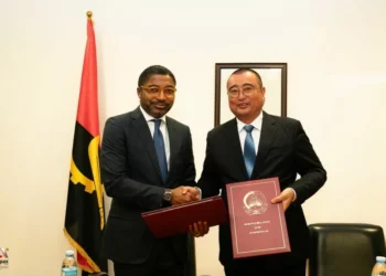 Angola: AIPEX e EVERWOOD assinam contrato que prevê investimento de 750 milhões de dólares em projeto agroindustrial