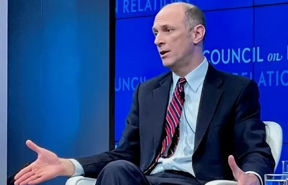 Goolsbee diz que dissidência em reunião do Fed foi a favor de esperar por mais dados