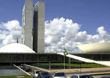 Comissão aprova Orçamento com promessa de primeiro superávit de Lula 3, texto vai a Plenário