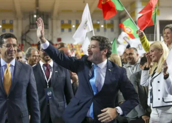 Nova sondagem coloca Ventura na frente e Marques Mendes em segundo lugar