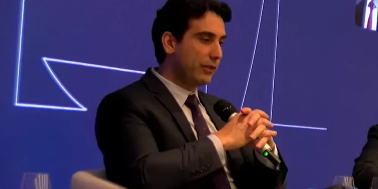 Mercado de trabalho está aquecido e cenário demanda BC conservador, diz Galípolo