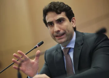 Galípolo diz que mercado tenta achar dica em texto que não tem dica, e cita memes