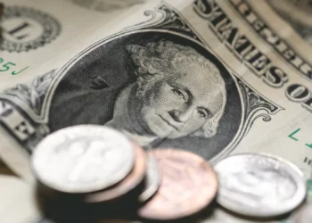 Brasil tem fluxo cambial negativo de US$ 7,115 bi em novembro, diz BC