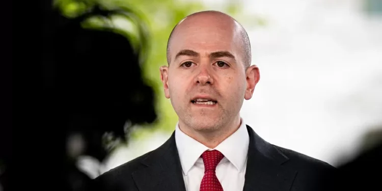 Manter política desnecessariamente restritiva levará à perda de empregos, diz Miran