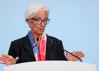 BCE deve revisar para cima previsão de crescimento na próxima semana, diz Lagarde