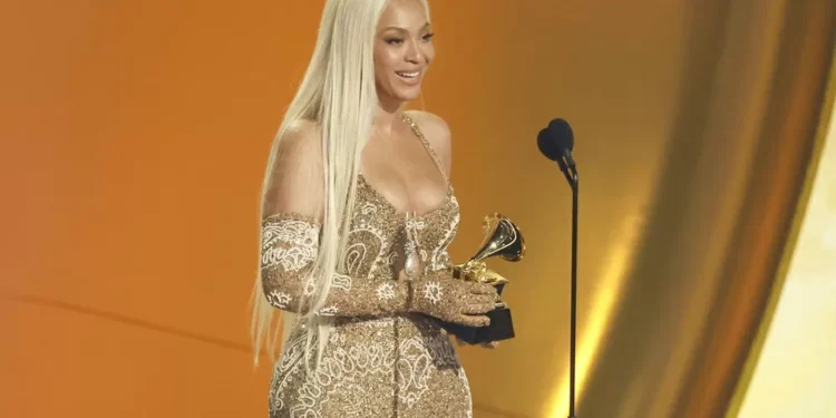 Equipe de Beyoncé aciona Justiça após música aparecer em filme sobre Bolsonaro