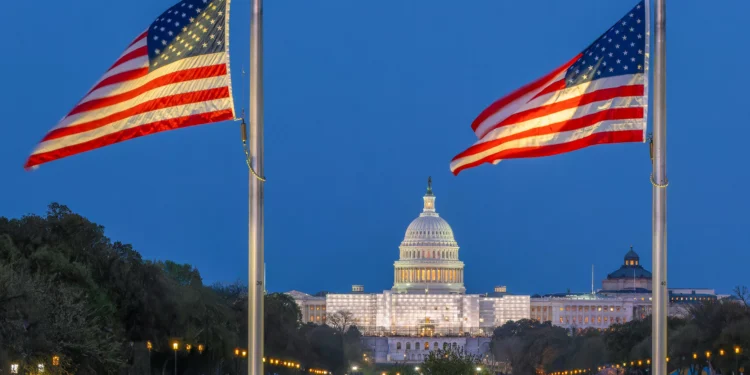 OCDE eleva previsão para PIB dos EUA em 2025 e 2026, mas vê perda de fôlego