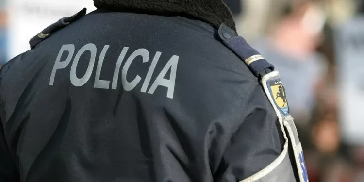 Sindicato dos oficiais da PSP critica suspensão do controlo de fronteiras no aeroporto de Lisboa