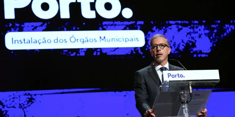 Câmara do Porto espera ter transportes grátis para residentes antes do fim de 2026