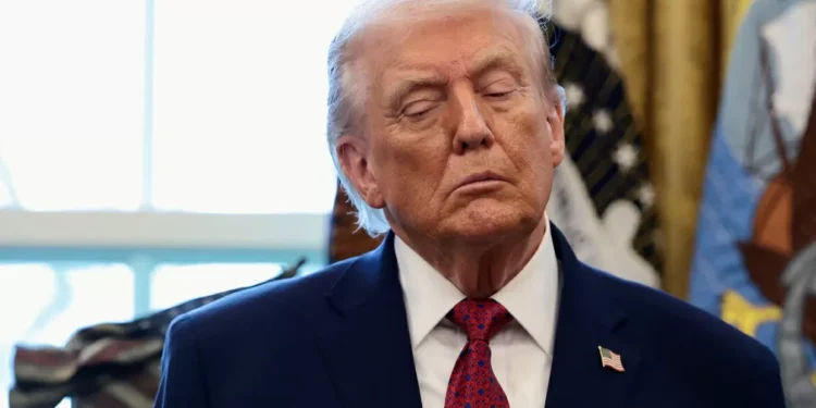 Desemprego nos EUA atinge maior nível em 4 anos e desafia pausa nos juros do Fed