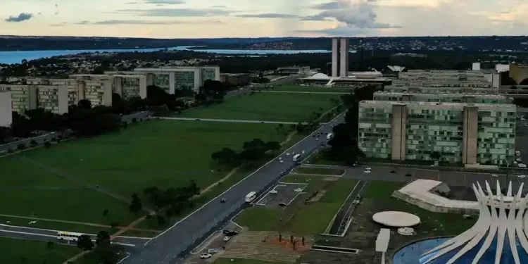 Dívida pública sobe a 79% do PIB em novembro e volta ao nível do pós-pandemia