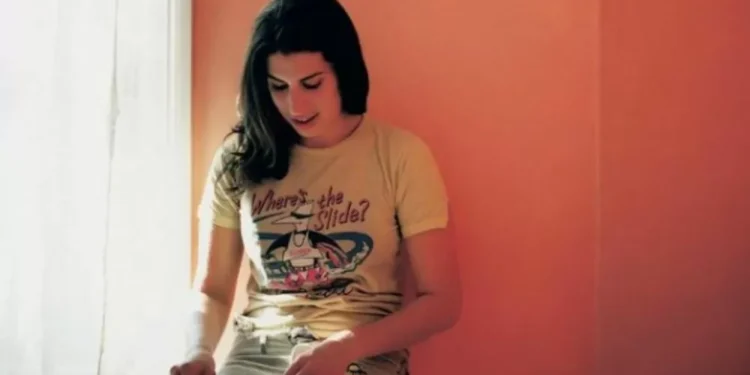 Amigas de Amy Winehouse arrecadaram mais de R$ 5 milhões com itens leiloados sem autorização