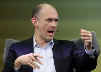 Dirigente diz que inflação pode “voltar com força” se a independência do Fed acabar