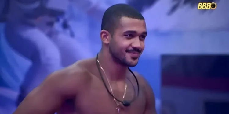 Deputado vai à Justiça contra Matheus, do BBB, por homofobia