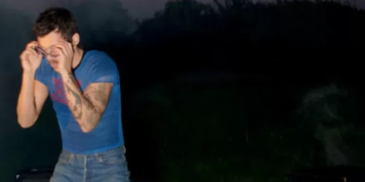 Harry Styles anuncia novo álbum para março