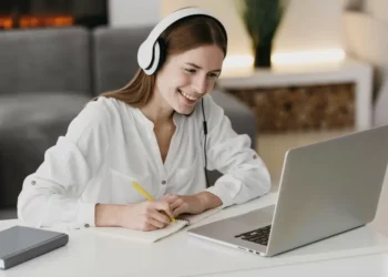 Janeiro puxa mercado digital com transações 24% acima da média do ano, aponta Hotmart