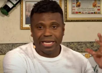 No BBB 26, Edilson Capetinha relembra conselho a Felipão antes do 7 a 1: ‘Bernard é ruim p…’