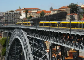 Linha Rosa do Metro do Porto estará operacional até março de 2027