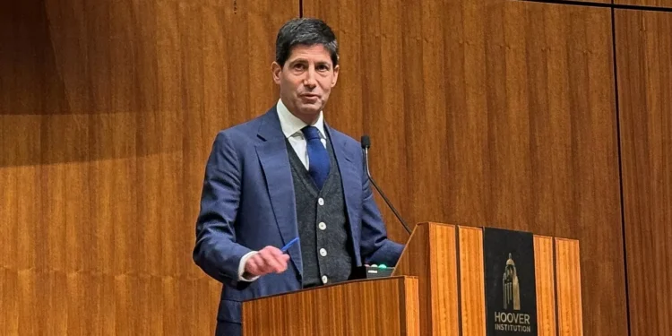 Kevin Warsh tem credibilidade institucional e não é disruptivo, opinam economistas