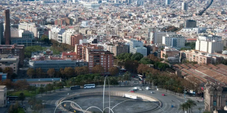 Pelo menos 20 feridos em acidente ferroviário em Barcelona