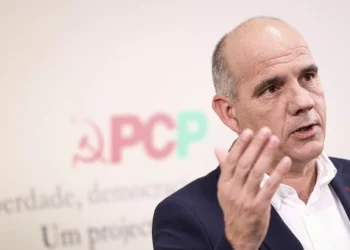 ​Montenegro “está-se nas tintas” para o país, acusa PCP