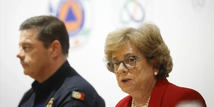 Ministra justifica ausência do terreno com “trabalho em contexto de invisibilidade”