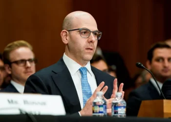 Diretor do Fed, Miran defende tarifas e critica manifesto de BCs sobre Powell