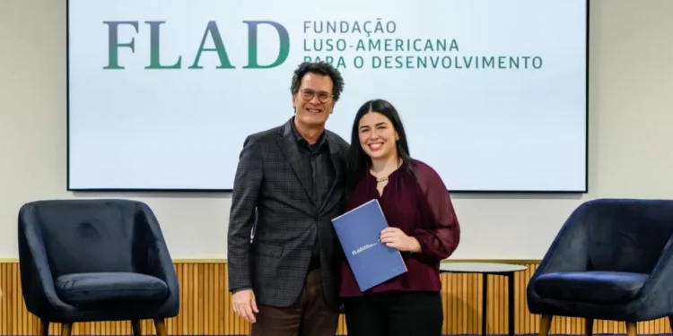 Melhor aluna do Master in Law & Management ganha bolsa para estágio em Nova Iorque
