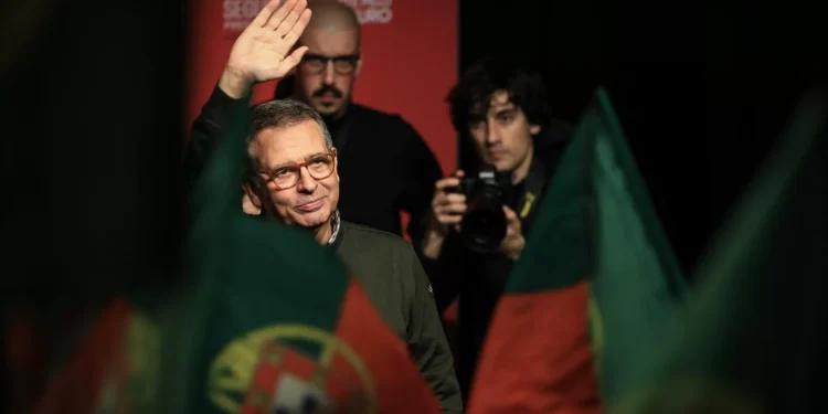 Seguro lidera tracking poll da segunda volta com mais de 60%