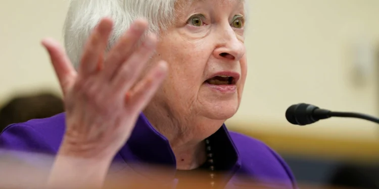 Yellen critica investigação contra Powell nos EUA: “Mercado deveria estar preocupado”