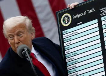 Trump adia até janeiro de 2027 aumento de tarifas sobre móveis e armários de madeira