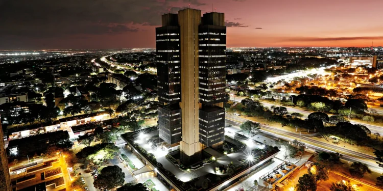 Banco Central mantém Selic em 15% ao ano pela quinta vez seguida, mas prevê corte em março