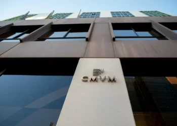 Valor sob gestão dos fundos de investimento sobe 1,8% em novembro