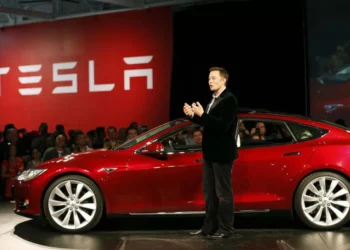 Lucros da Tesla caem 26% no quarto trimestre