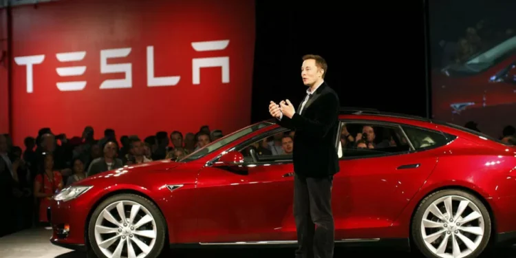 Lucros da Tesla caem 26% no quarto trimestre