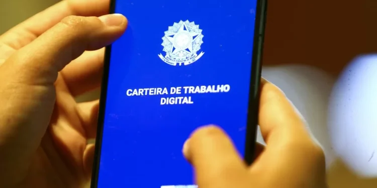 Caged: Brasil abre 85.864 vagas formais de trabalho em novembro, acima do esperado