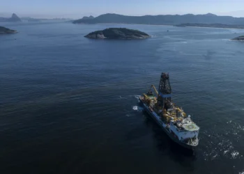 Exportação de petróleo pelo Brasil registra maior volume em quase 3 anos