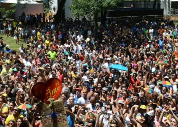Carnaval 2026 deve levar 4,7 milhões de turistas a SP e injetar R$ 7,3 bi na economia