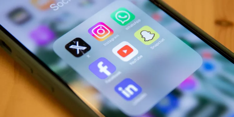 Portugal prepara-se para proibir acesso às redes sociais a menores de 16 anos