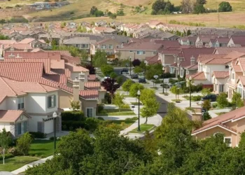 Vendas pendentes de imóveis nos EUA caem 0,8% em janeiro ante dezembro