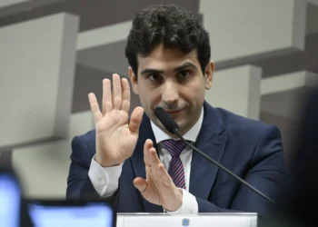 Queda dos juros abre janela para M&A mais seletivo em 2026