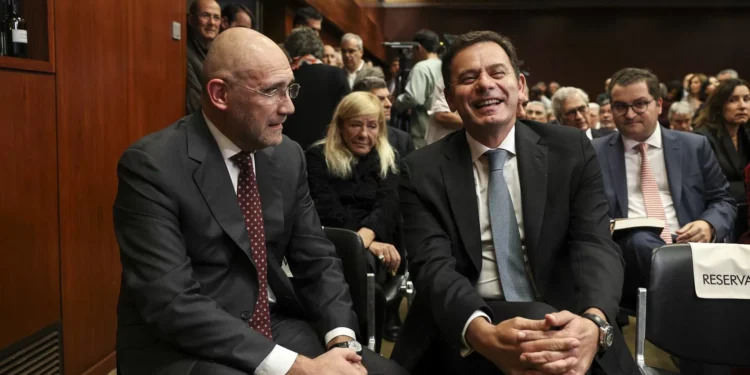 Passos Coelho? Montenegro recusa “alimentar enredo por mais pitoresco que seja”