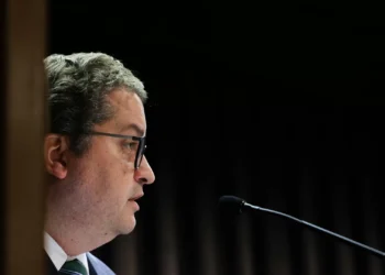 Miranda Sarmento teve alta e retoma funções na próxima semana