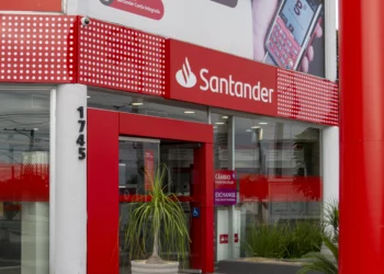 CEO do Santander toca na ferida e aponta preocupações sobre Banco Master